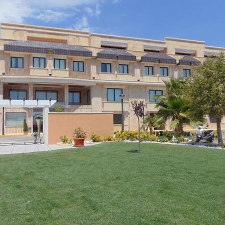 Hotel Restaurante Emilio إيّين المظهر الخارجي الصورة