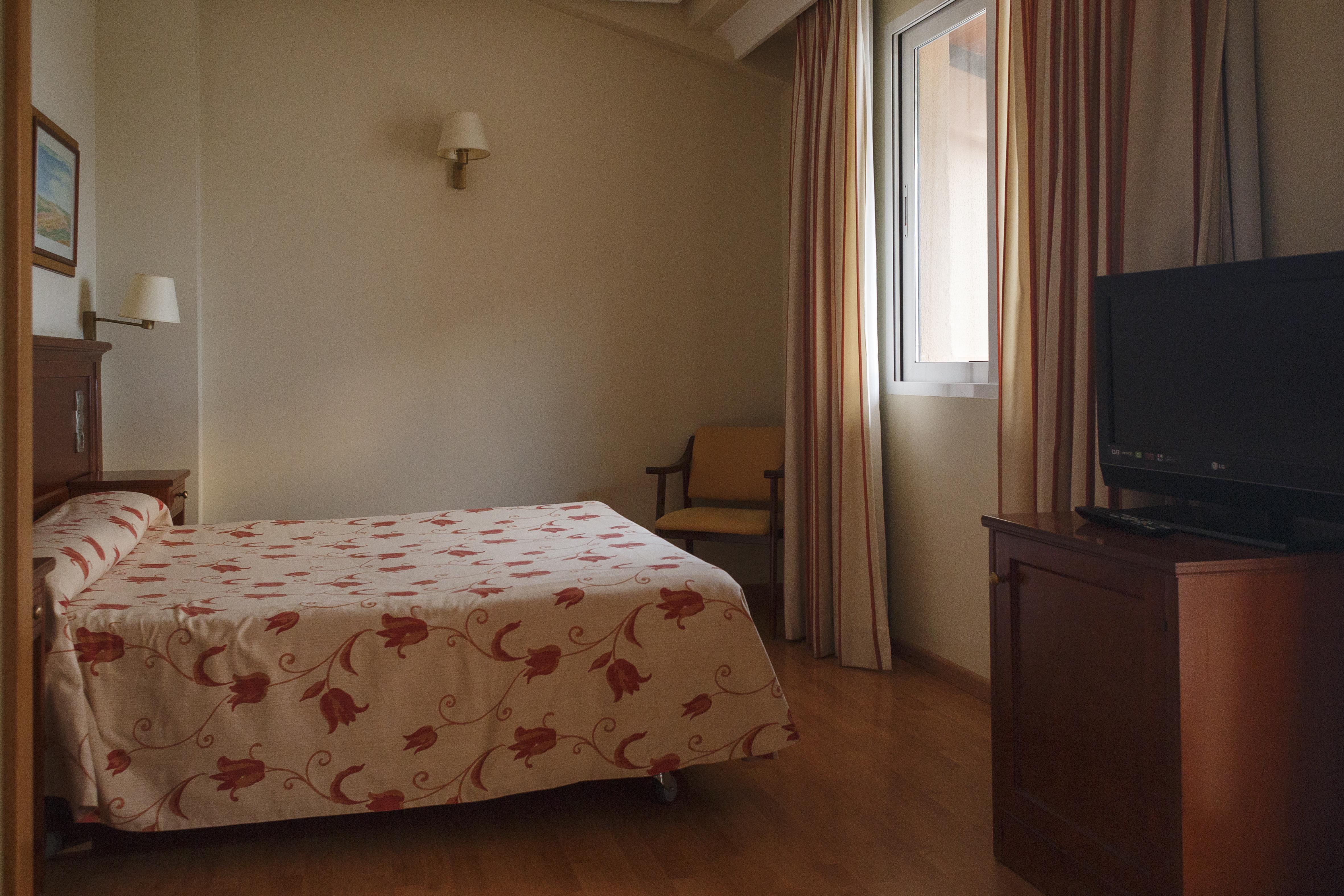 Hotel Restaurante Emilio إيّين المظهر الخارجي الصورة