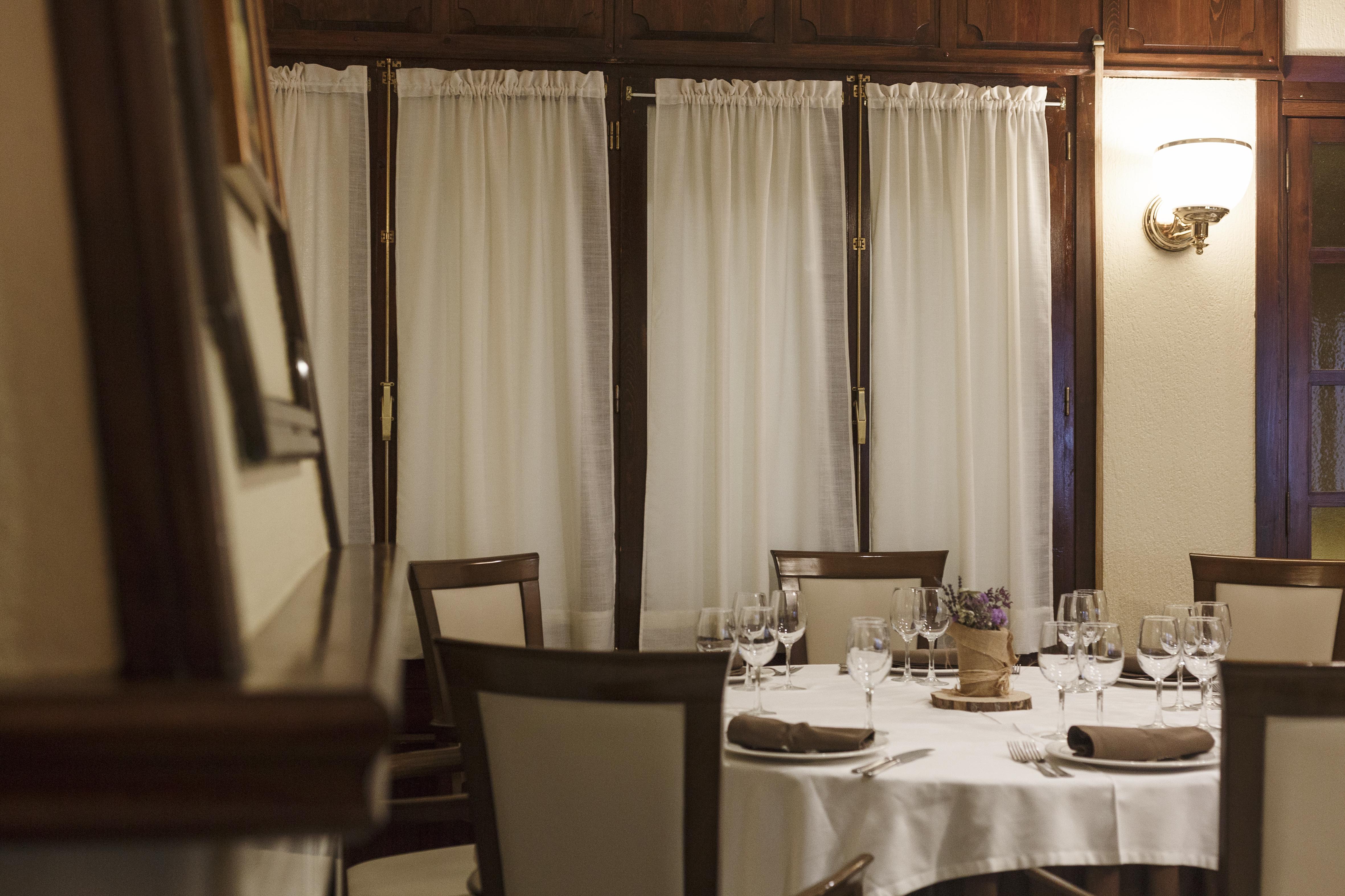 Hotel Restaurante Emilio إيّين المظهر الخارجي الصورة