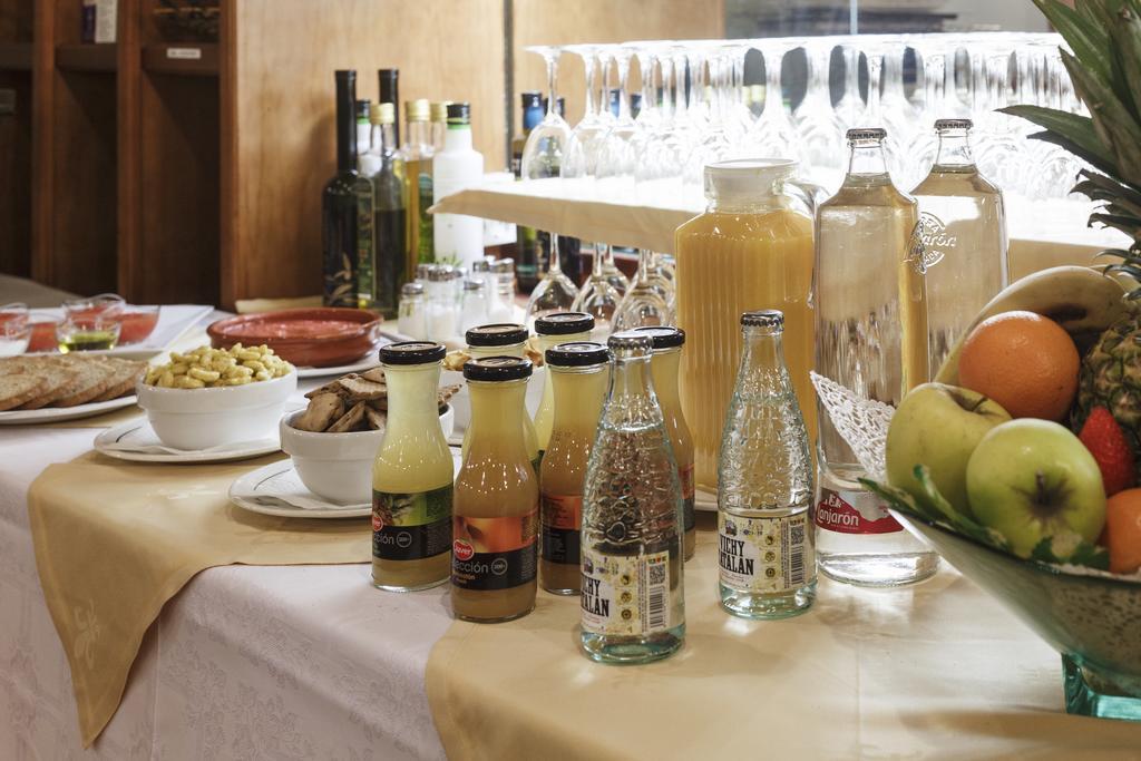 Hotel Restaurante Emilio إيّين المظهر الخارجي الصورة