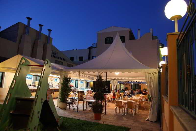 Hotel Restaurante Emilio إيّين المظهر الخارجي الصورة
