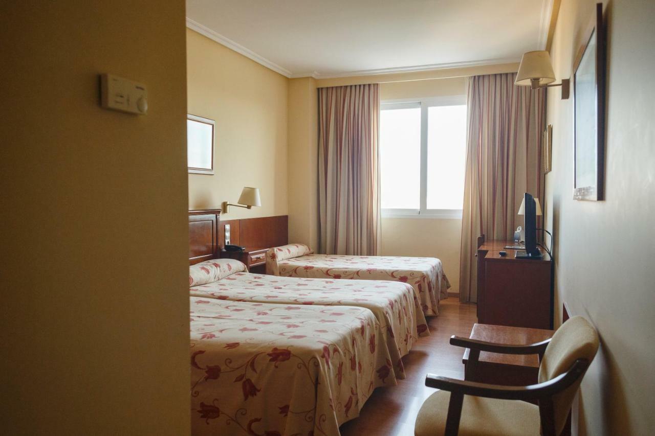 Hotel Restaurante Emilio إيّين المظهر الخارجي الصورة